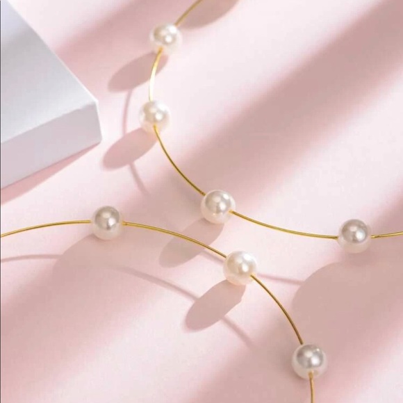 Faux Pearl Decor Hoop Earrings - Picture 3 of 4